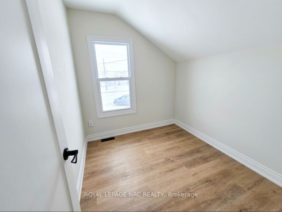 Unit Unit 2 - 129 Durham Street, Port Colborne 4