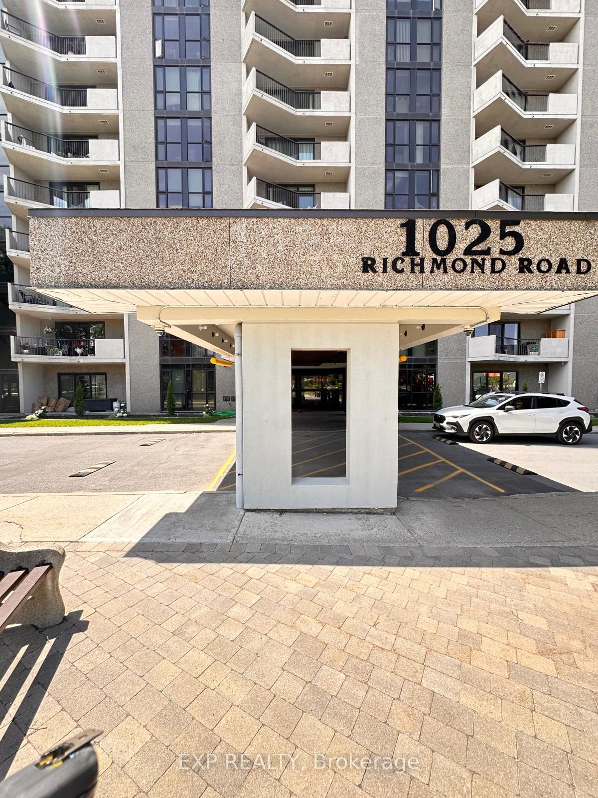 Unit 907 - 1025 RICHMOND Road, Ottawa 4