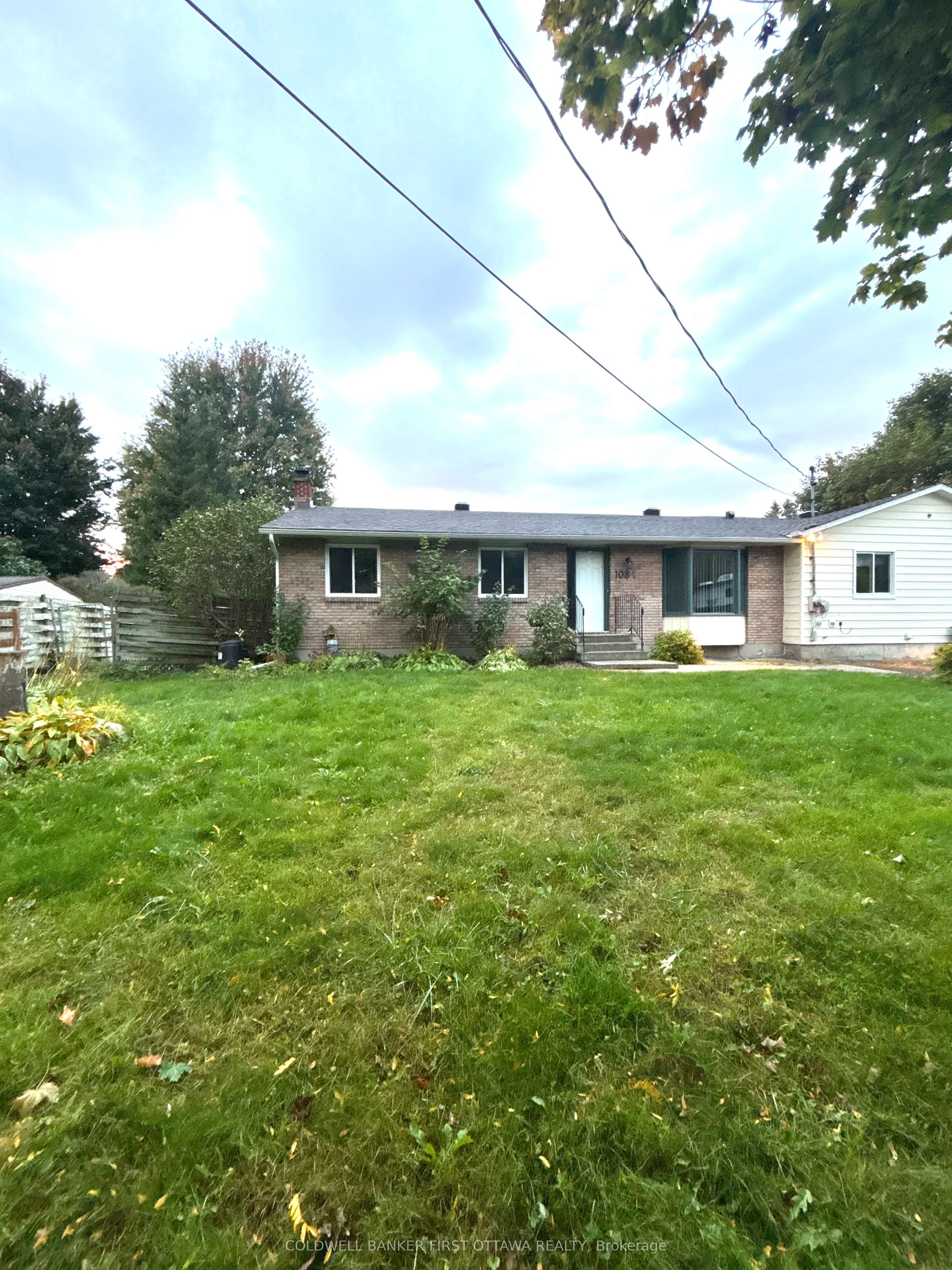 1084 Eadie Road, Russell 2