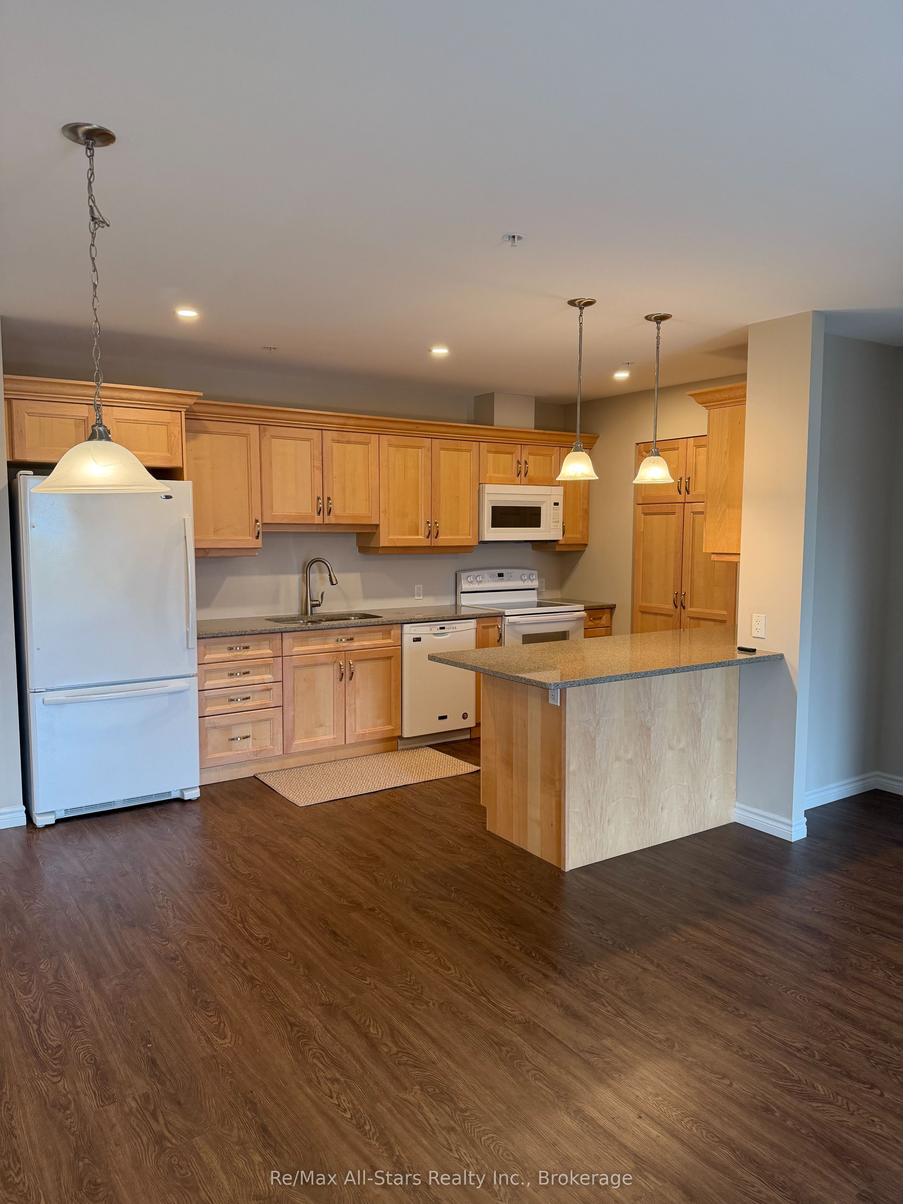 Unit 404 - 58 Glenelg Street, Kawartha Lakes 5