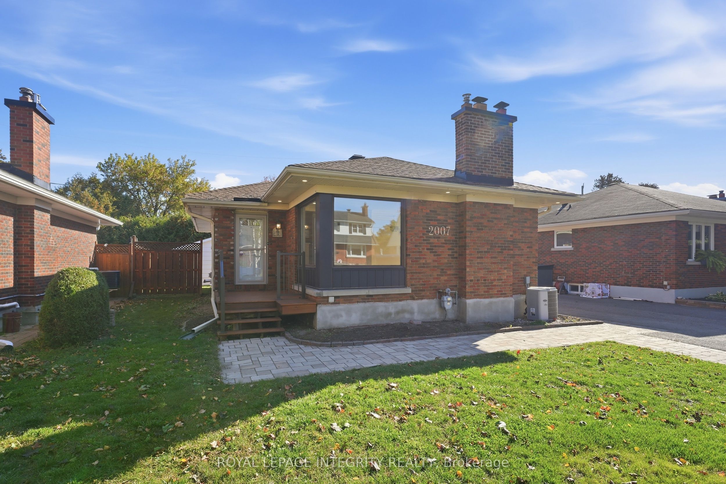 2007 Dorval Avenue, Ottawa 2