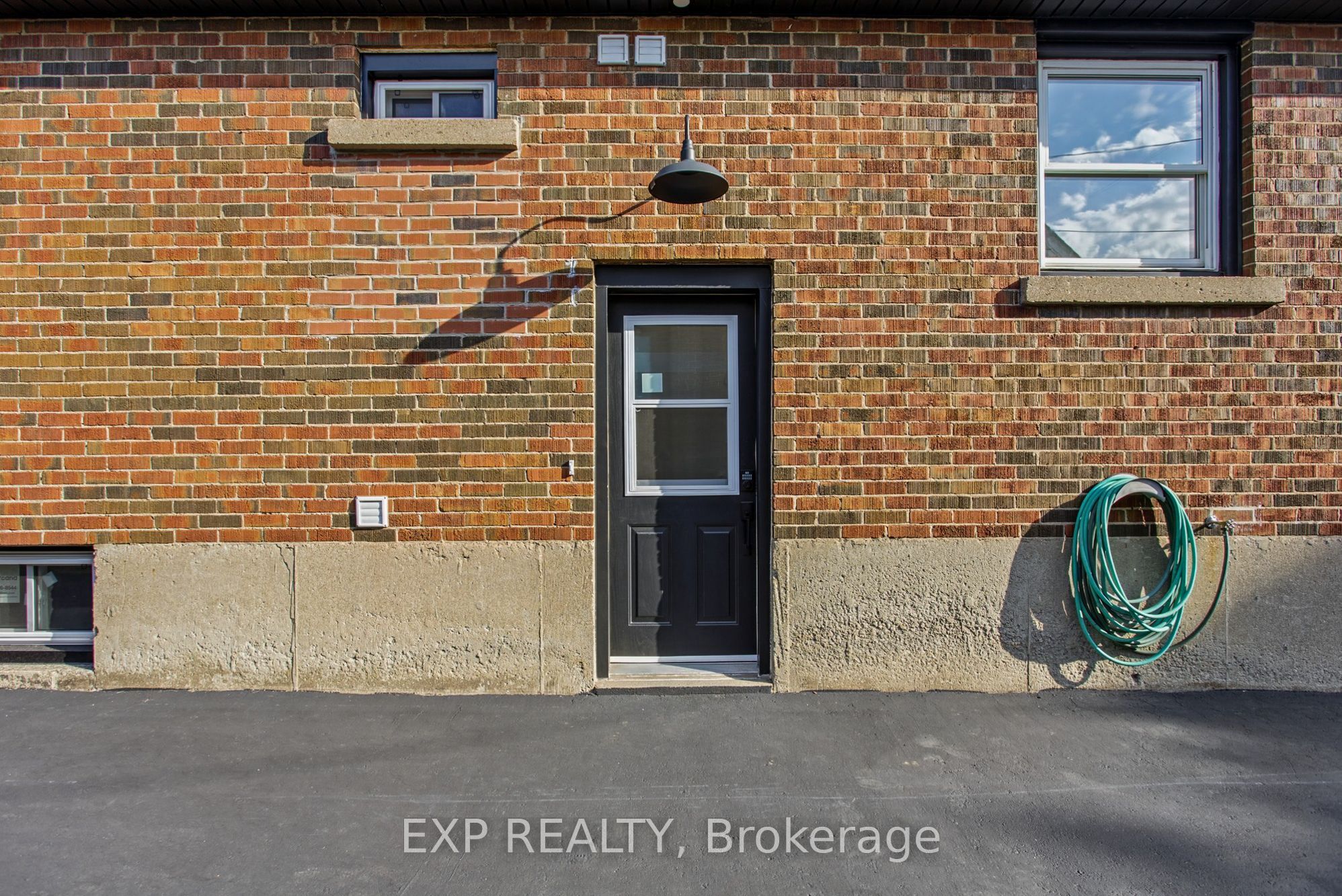 Unit Lower - 156 E36th Street, Hamilton 4