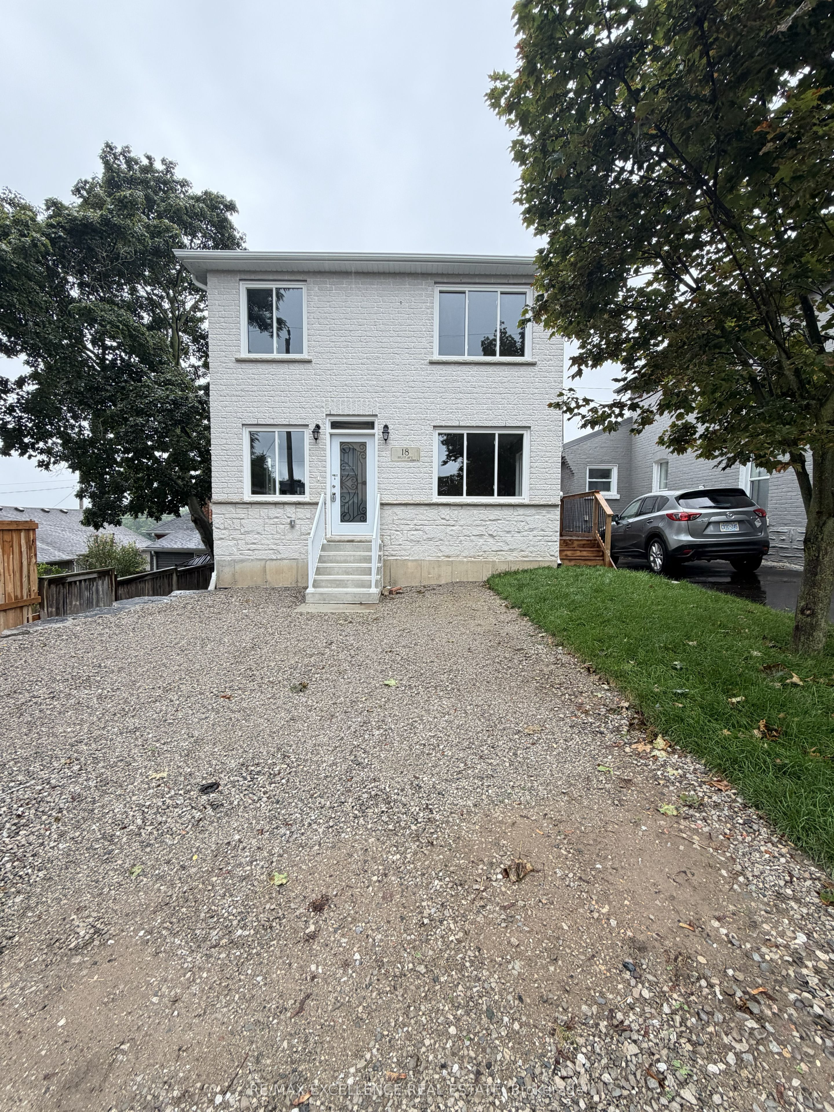 18 Huff Avenue, Brantford 1