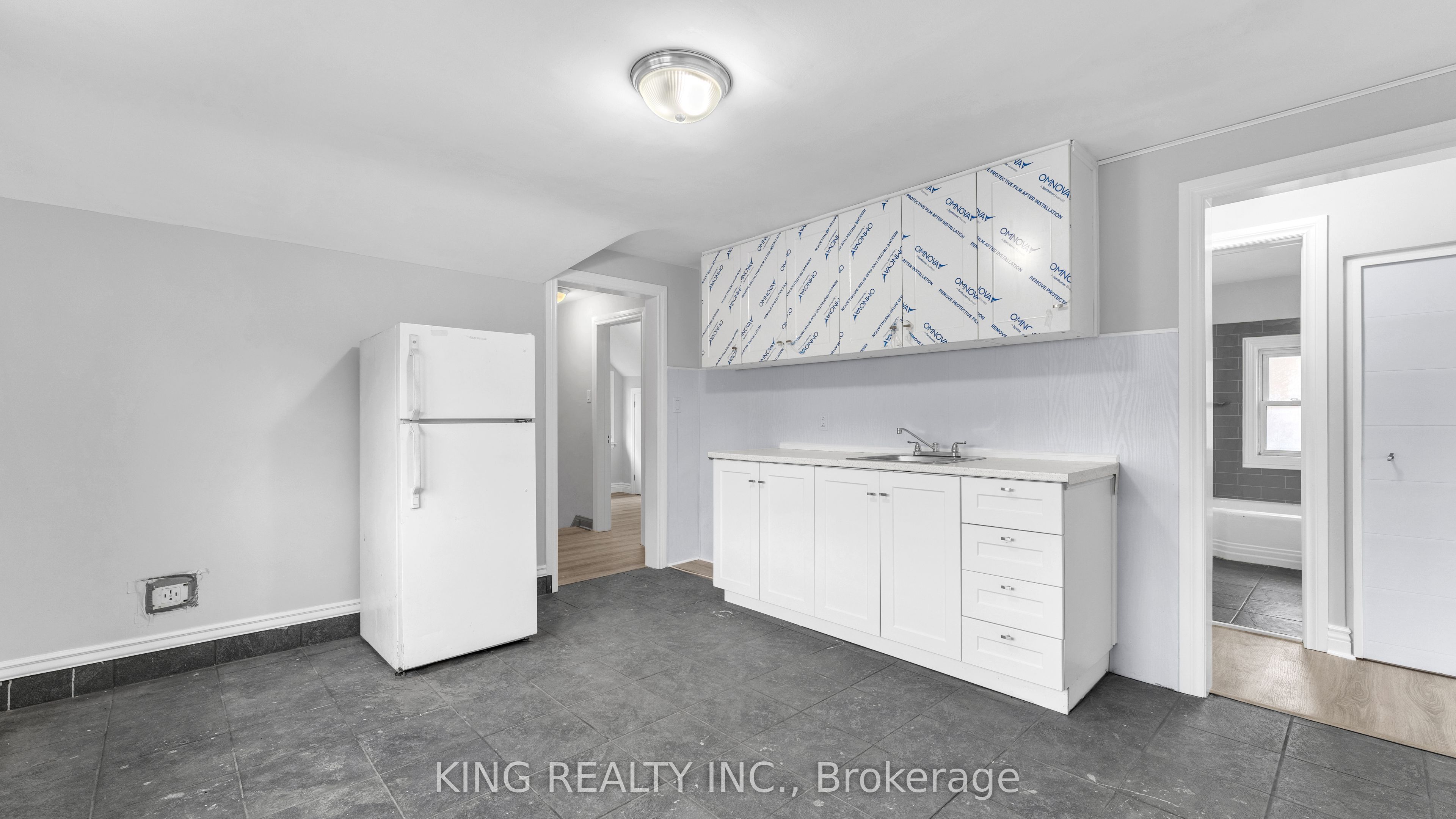 Unit UPPER - 908 Trafalgar Street, London 3