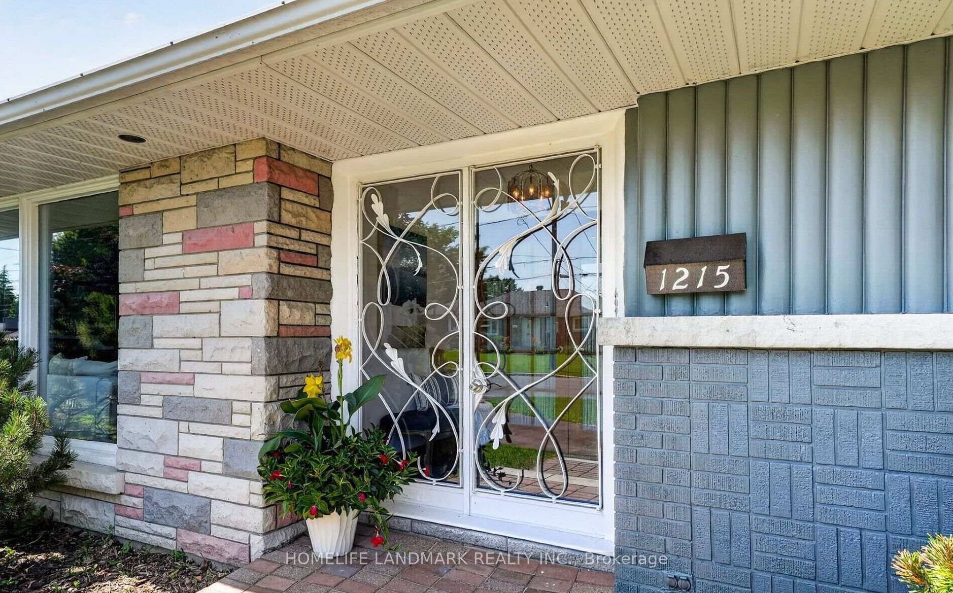 1215 Princess Street, Cornwall 3