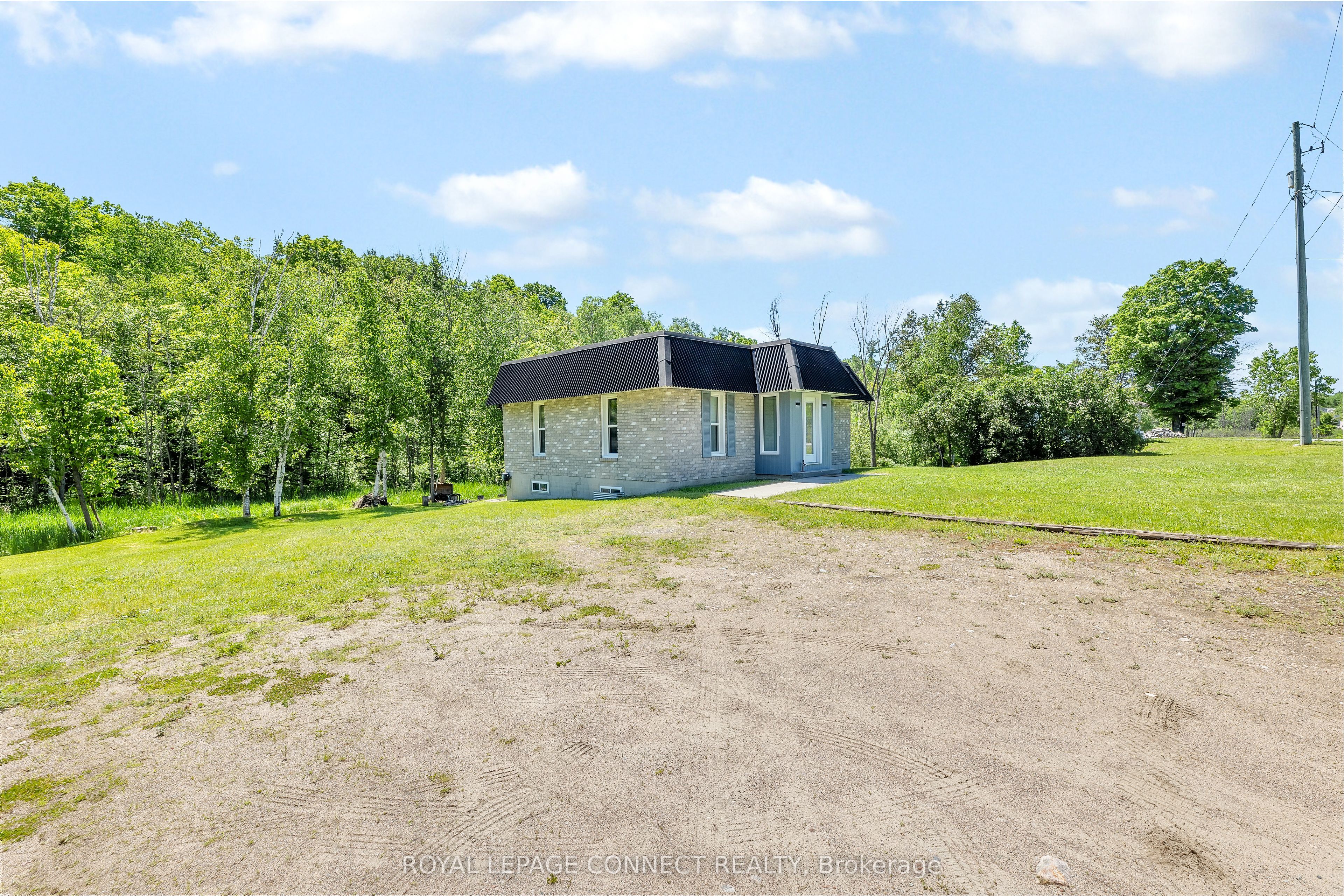 112922 Highway 7, Addington Highlands, Ontario K0H1Z0 For Sale HouseSigma